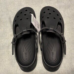 CROCS Classic Mary Jane Clogs, W10/M8, NEW WITH TAG